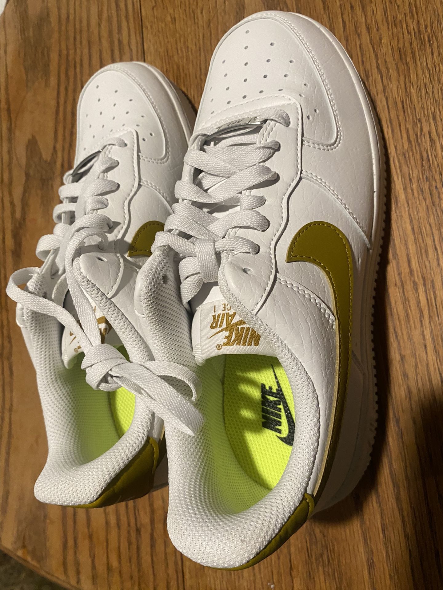 Air Force 1 Women’s Size 8