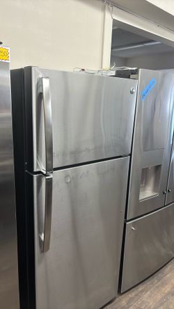 GE STAINLESS STEEL TOP MOUNT REFRIGERATOR 