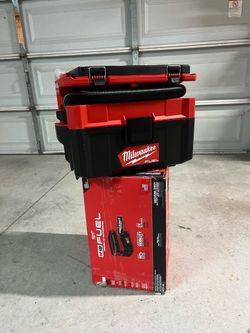 New Milwaukee M18 FUEL PACKOUT 18-Volt Lithium-Ion Cordless 2.5 Gal. Wet/Dry Vacuum (Battery Not Included)
