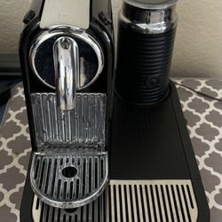 Nespresso Machine+capsules Box