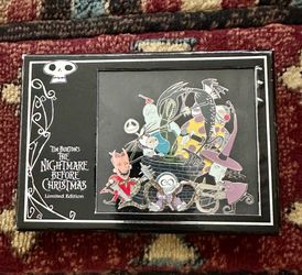 Disney Pin NIGHTMARE BEFORE CHRISTMAS HALLOWEENTOWN WELL JUMBO LE 500