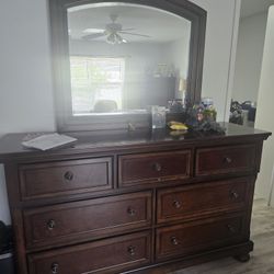 Queen size Bedroom Set