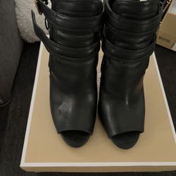 Michael Kors Size 8