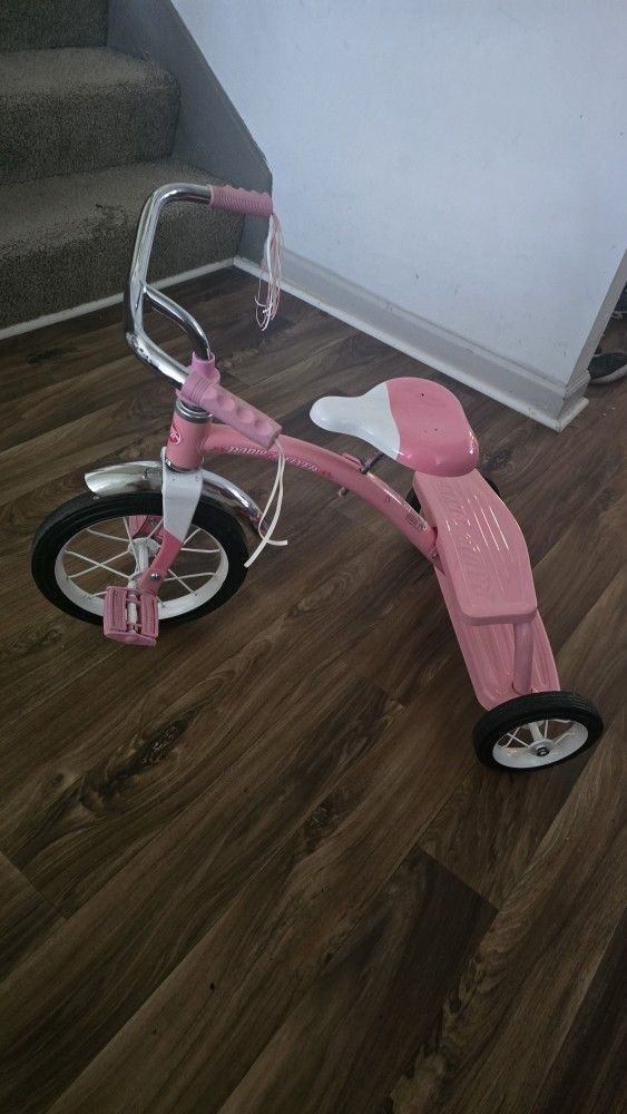 Radio Flyer Classic Pink 10 inch Tricycle - Pink (34G)
