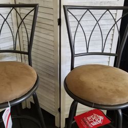 Swivel bar stool set