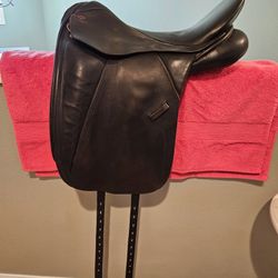 Laser Dressage Saddle