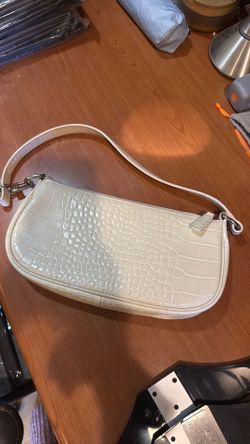 Ivory Croc-Embossed Shoulder Bag – Y2K Baguette Style