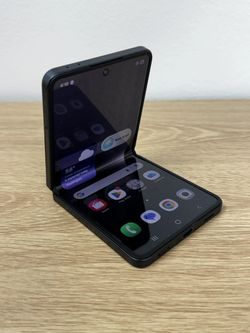 Galaxy Z Flip7 5G 6.9" (Unlocked) 256GB Good Jet Black