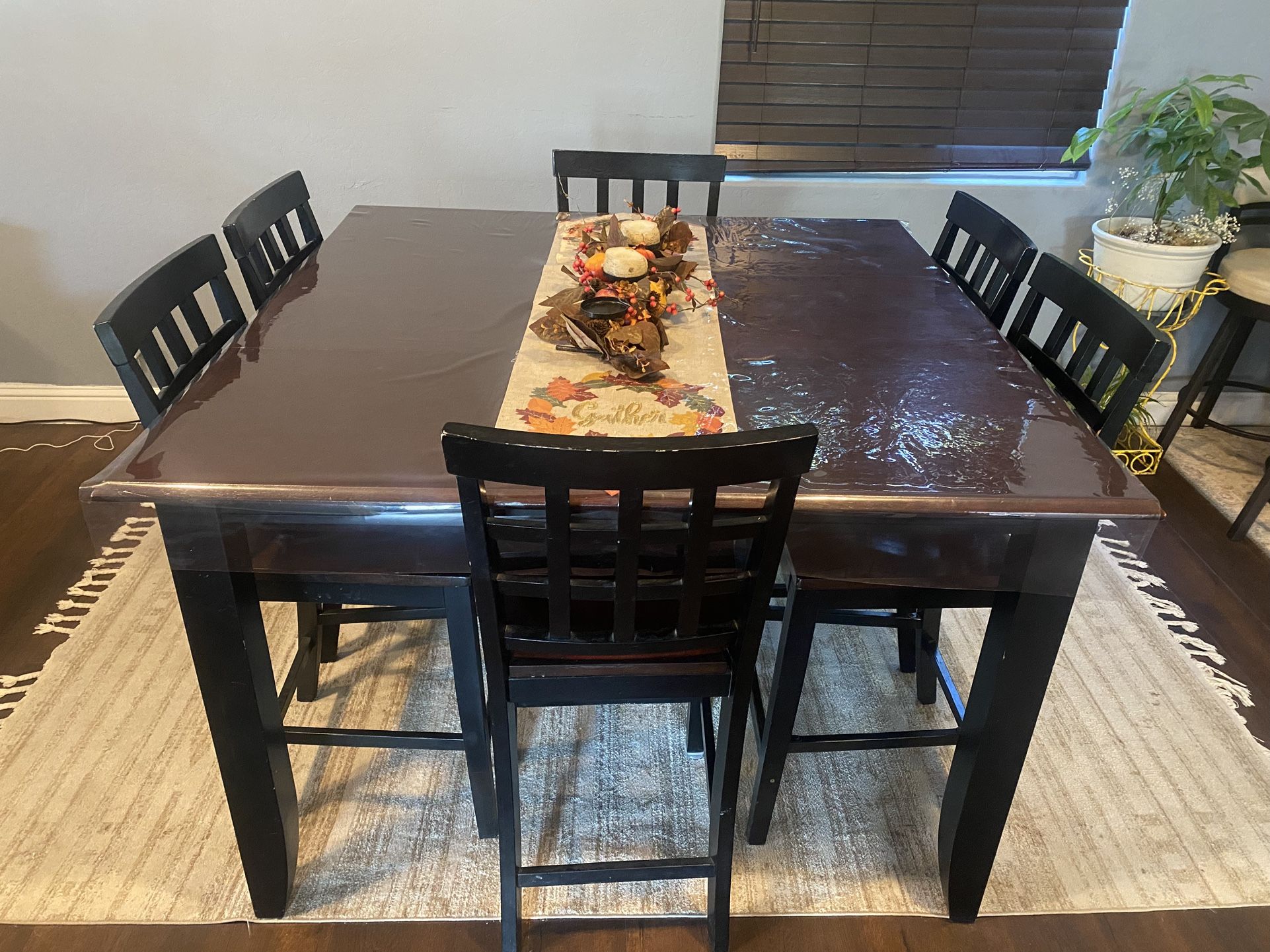 Table with 6 Chairs