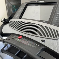 Nordic Track Commercial Treadmill 