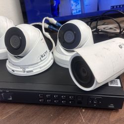8 Ch HD NVR W/4 x 4 MP IP Cameras