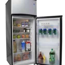New AVANTI Refrigerator And Freezer -