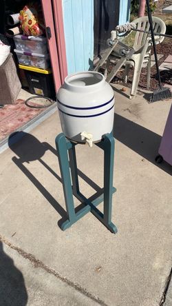 Water dispenser . Garrrafon de agua