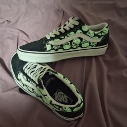 Vans Old Skool Glow-In-The-Dark Skulls skate shoes