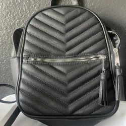 Claire’s Women’s/Girls Solid Black Mini Backpack, Like New