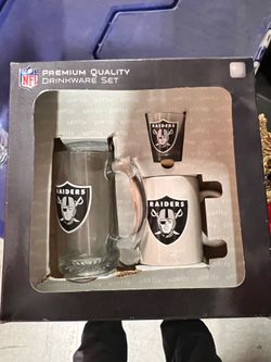 Raiders cup set