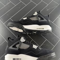 Jordan 4 Retro White Thunder 