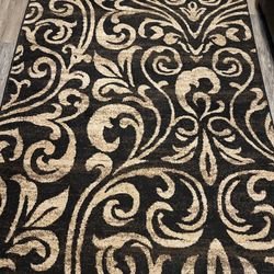 5x7 Rug Black Gold Baroque