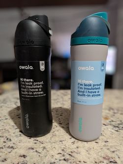 New!!! Set of 2 Owala 24oz water bottles
