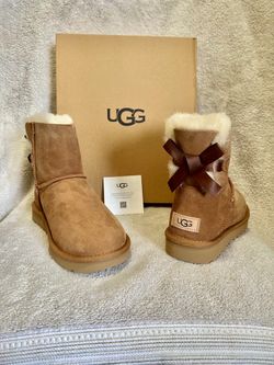 New UGG  Mini Bailey Bow II Women's Boots Shoes Chestnut Size 7