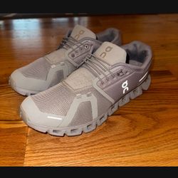 Grey On Grey Men’s On Cloud Shoes 9.5 Like New