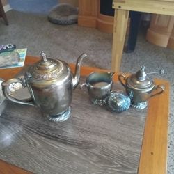 Wm Rogers Avon Adition Sliver Tea Set And International Silver Pan With Lid Also Two Other Sliver Items 