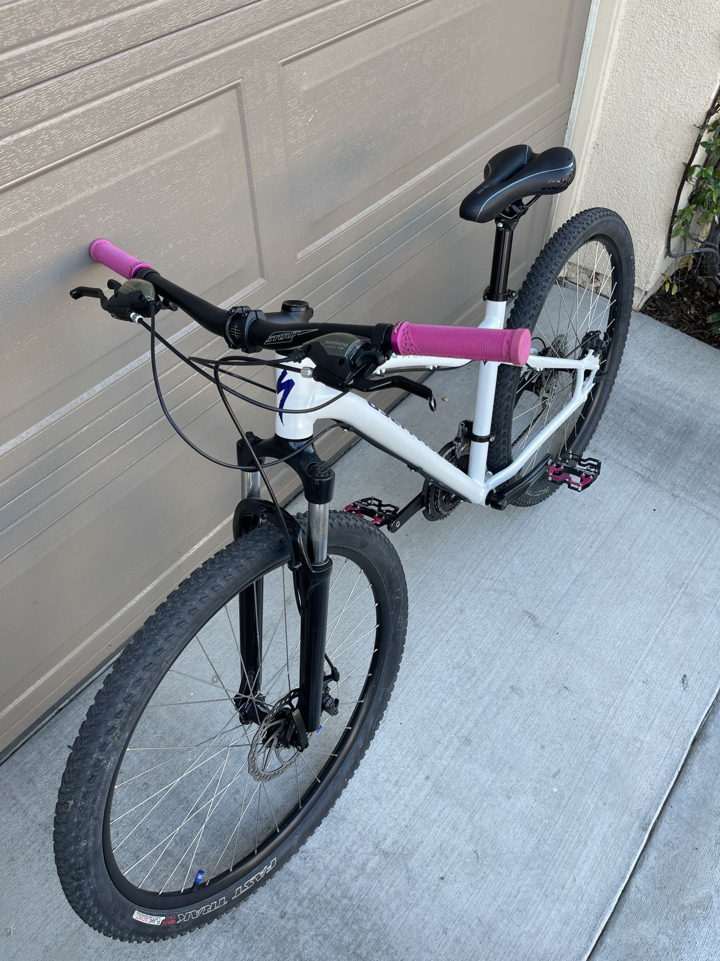 Specialized jynx women's mountain bike 2025