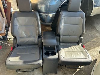 Ford second row leather seats with refrigerated center console