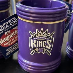 Sacramento Kings NBA Sports Magna-Collie. It’s Magnetic. Attaches To Steel/metal. Brand new With Tags. 4 Available $15.00 Each