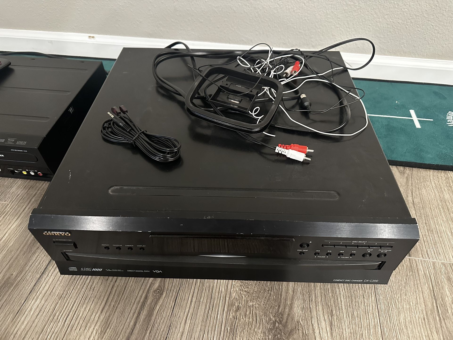 ONKYO DX C390 6 Disc Changer