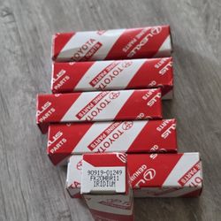 6x Genuine Toyota/Lexus Iridium Spark Plugs (90(contact info removed)9) — NEW