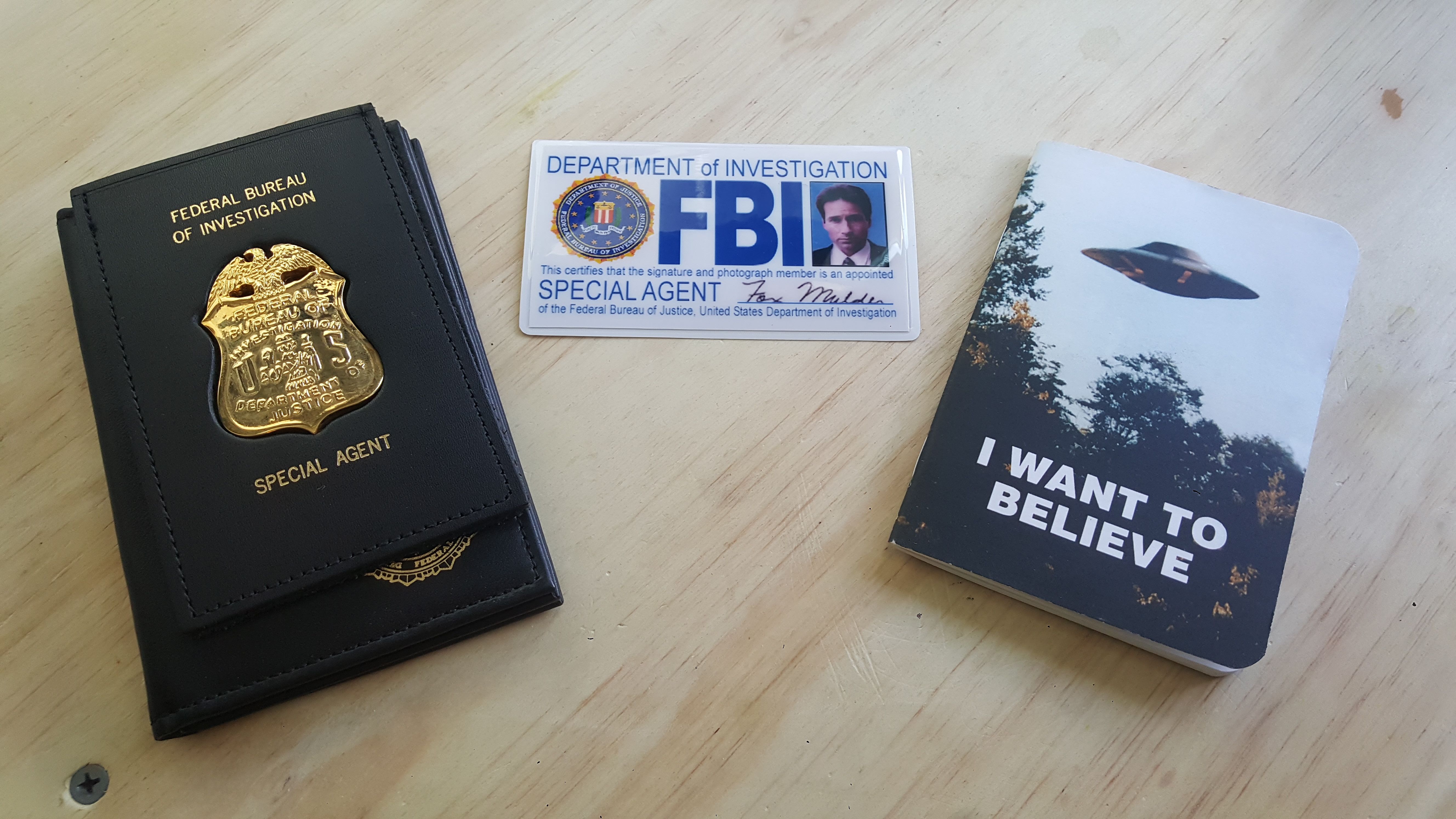 X-Files FBI Leather Badge, Mulder ID Card, and I want to believe ...