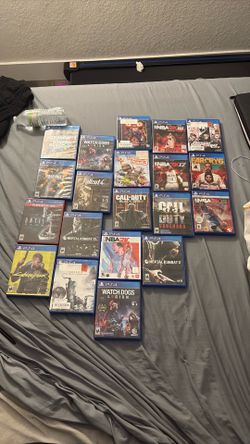 Whole bunch of PlayStation games