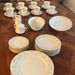 Vintage Contemporary Fine China by NORITAKE Delevan #2580 Dinnerware- 45 Pieces