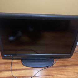 32 Inch Emerson   Tv