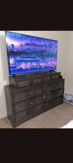 Queen size dresser set like new