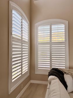 FREE Window Shutters (ESTIMATES & SAME DAY PRICING)- Premium Hard Wood, Plantation Style, Interior Window Treatments. Persianas de Madera. Se Habla Es