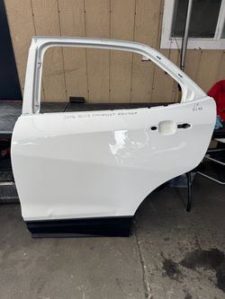 2018 2019 2020 2021 2022 2023 CHEVROLET EQUINOX LEFFT REAR DOOR OEM USED