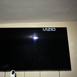 Vizio 65” OLED Smart TV - No blemishes/dead Pixels