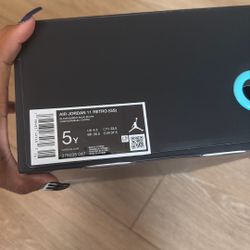 Jordan 11 Gamma Size 5