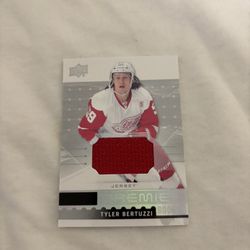 2016-17 Upper Deck Premier Rookie Silver Lining Spectrum Jersey Tyler Betsy