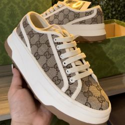 Gucci Size 8us Woman Good Quality 