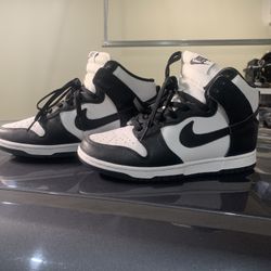 Woman’s Dunk High Top