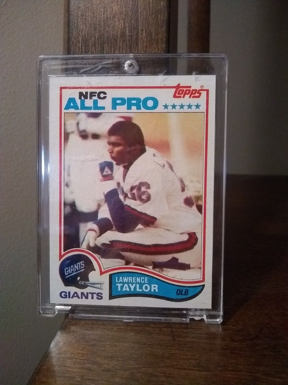 1982 Topps Lawrence Taylor, Rookie Card in Plastic Case