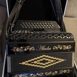 Accordion Tono de FA  34 Key