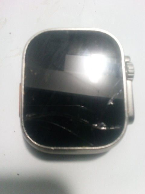 Apple I Watch Ultra Cracked Front Glass