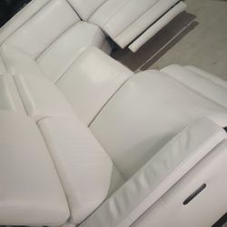 SECTIONAL GENUINE LEATHER RECLINER ELECTRIC WHITE COLOR.. DELIVERY 🚚 SERVICE AVAILABLE 💥🚚💥