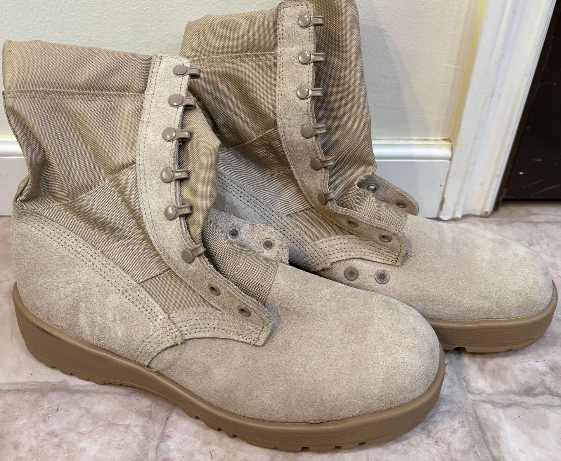 Military Surplus Altama Desert Combat Boots, New, 12 W