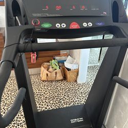 TRUE 500 Soft System Treadmill