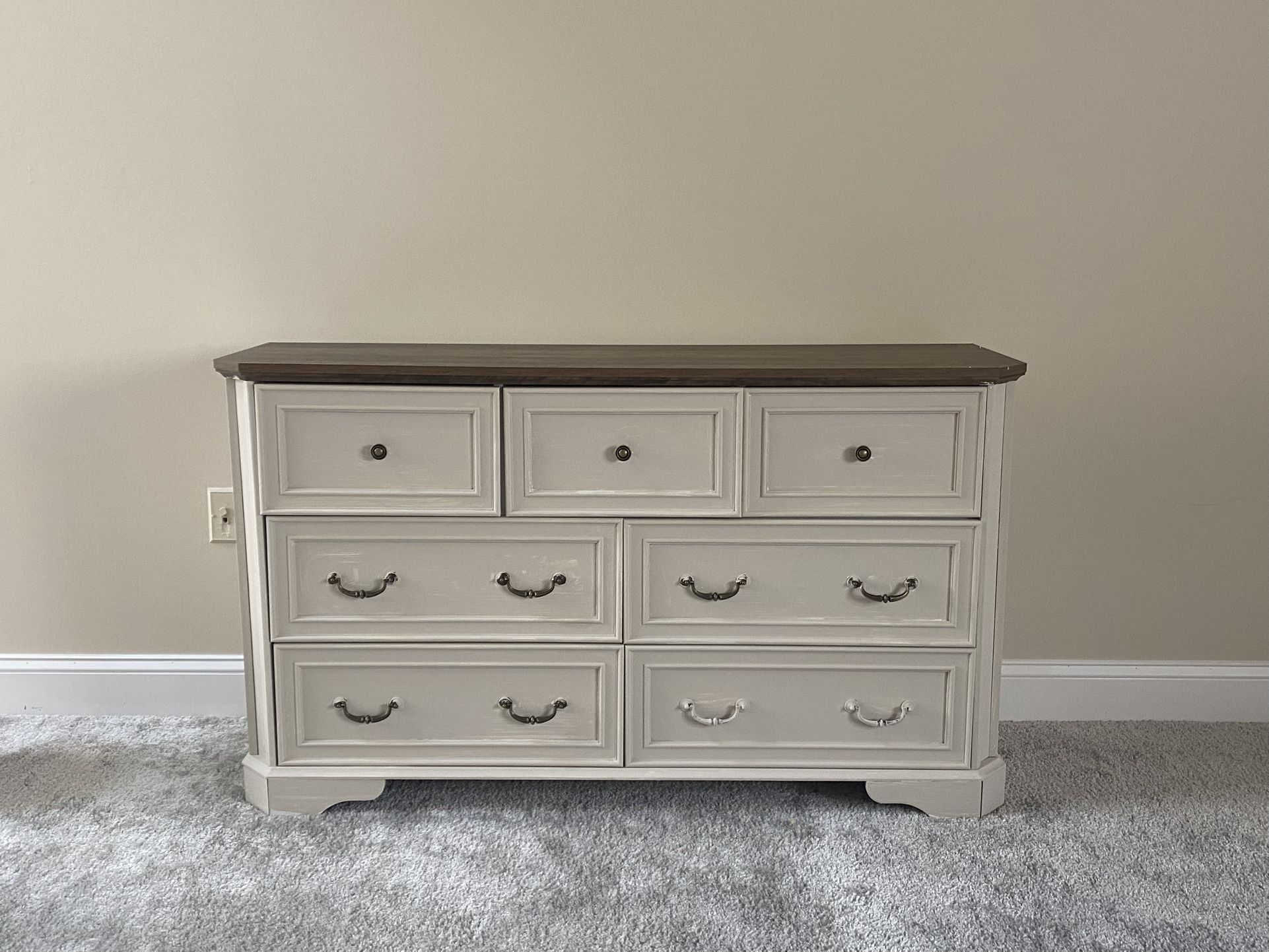 Dresser 